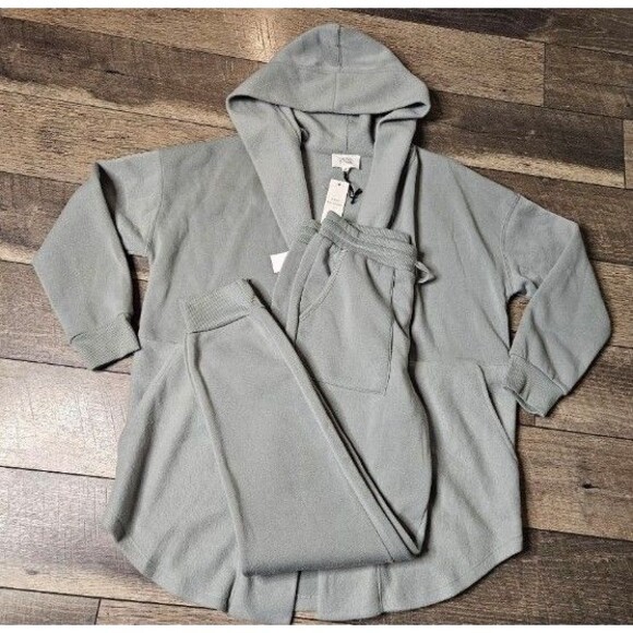 Olive and Oak NEW Anthropologie Lounge Set Medium - Picture 2 of 11